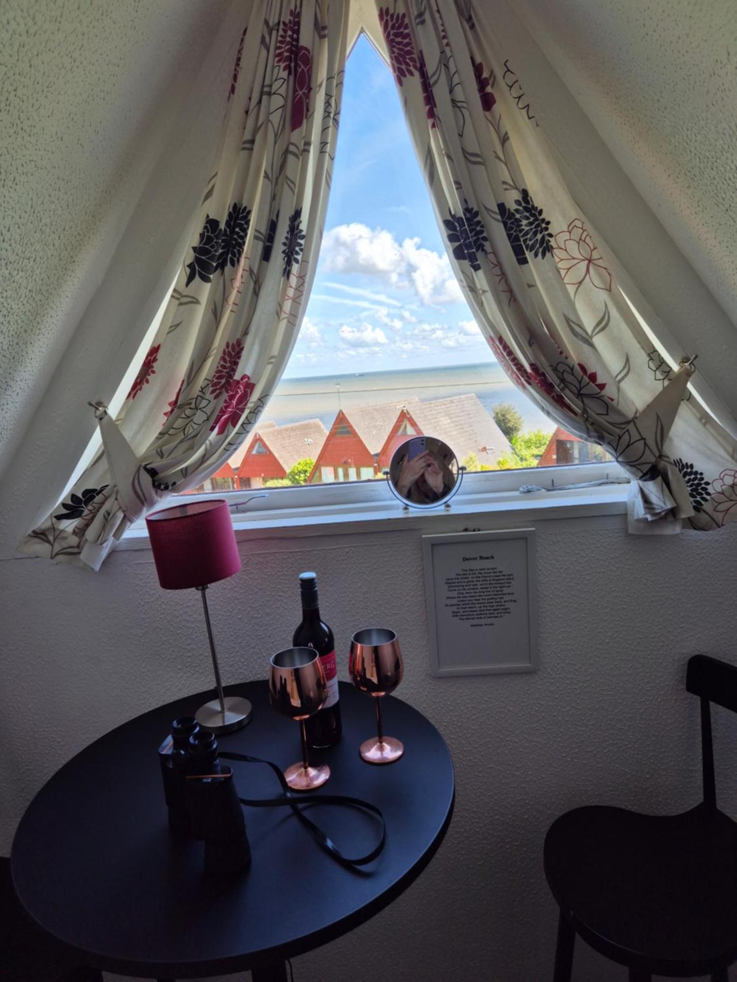 Wow! Amazing Sea Views At Coastal Chalet In Kingsdown Park With Pool No 40 Villa Luaran gambar