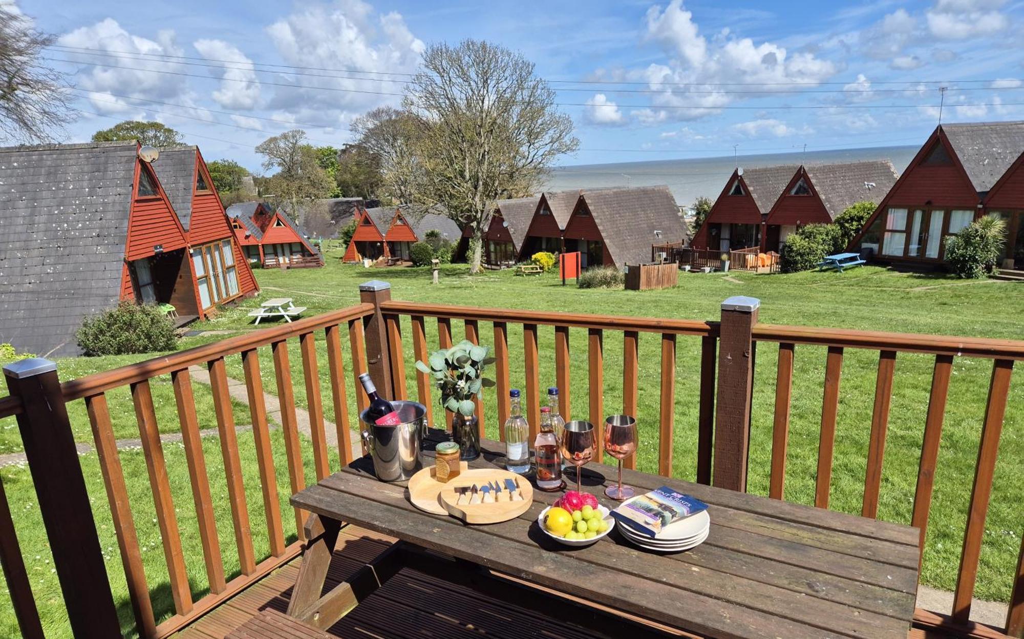 Wow! Amazing Sea Views At Coastal Chalet In Kingsdown Park With Pool No 40 Villa Luaran gambar