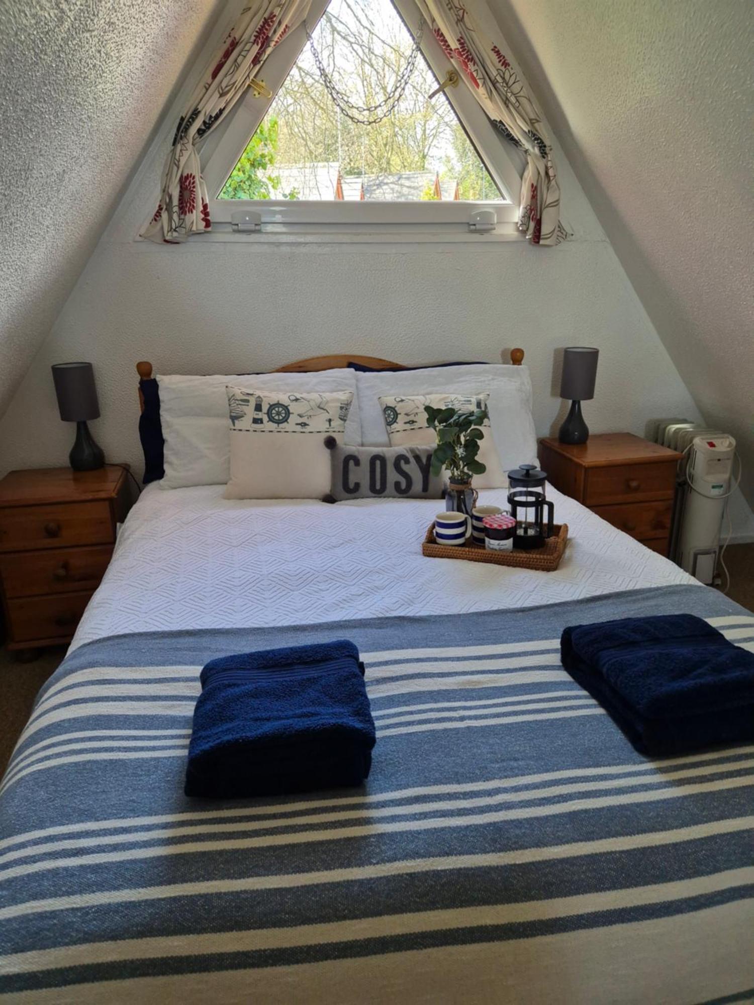Wow! Amazing Sea Views At Coastal Chalet In Kingsdown Park With Pool No 40 Villa Luaran gambar