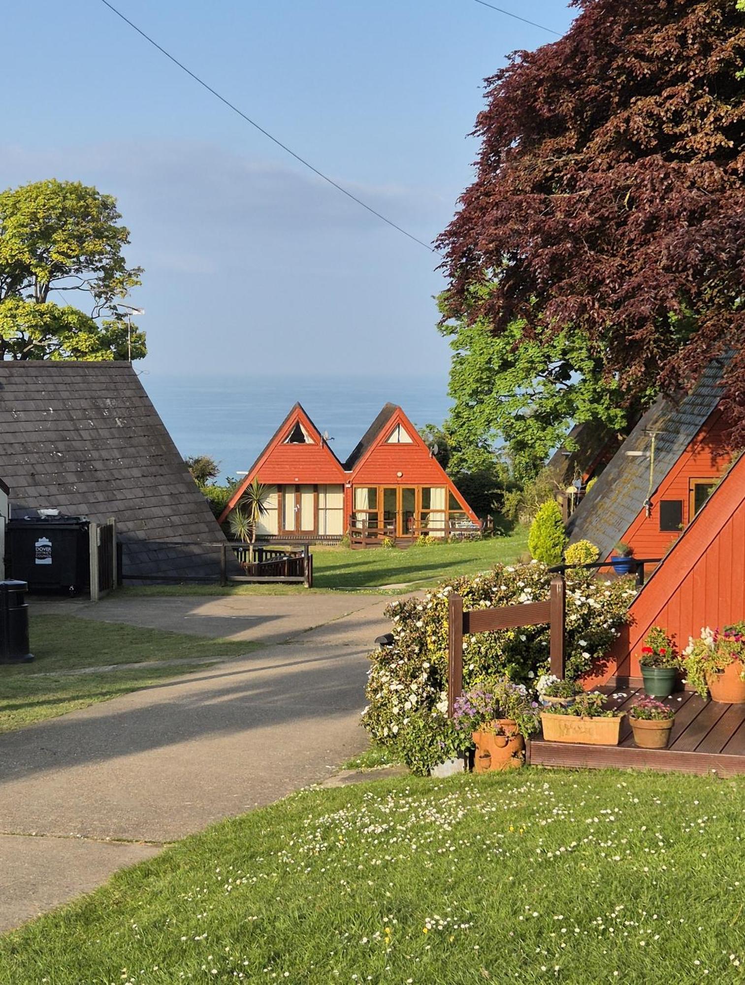 Wow! Amazing Sea Views At Coastal Chalet In Kingsdown Park With Pool No 40 Villa Luaran gambar